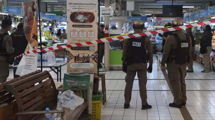Tayland’ın başkenti Bangkok’ta, Kamboçya ile süregelen sınır gerginliğinin gölgesinde şüphe