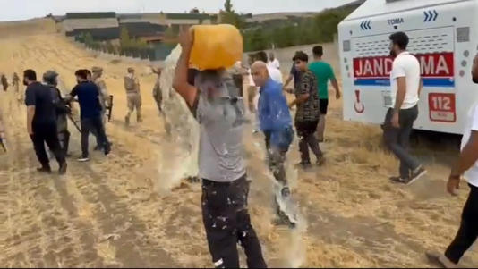 Batman’da kaçak olarak inşa edilen hobi bahçelerinin yıkımı sırasında tansiyon